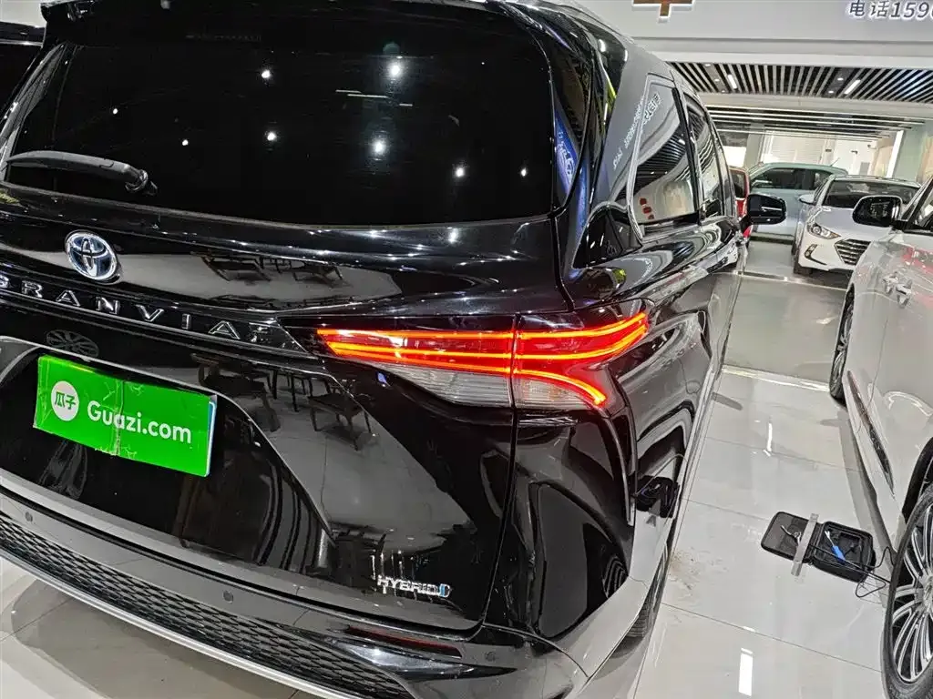 Toyota Granvia — фото 8
