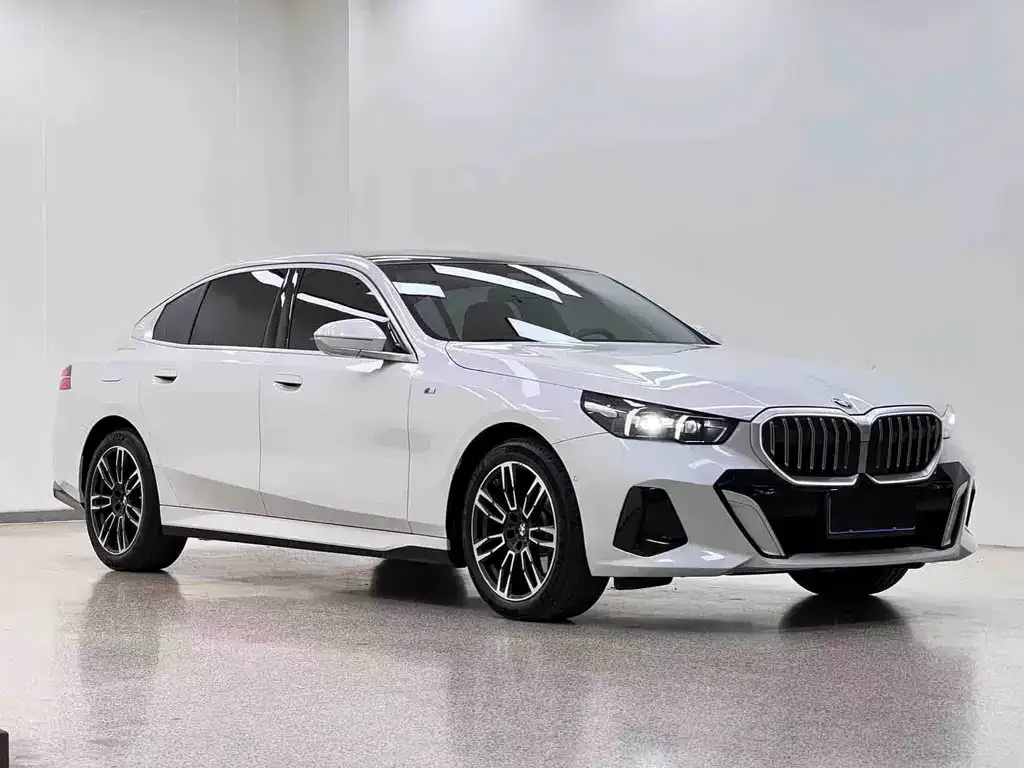 BMW 5 Series — фото 2