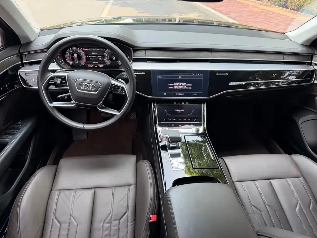 Audi A8 — фото 6
