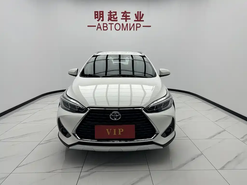 Toyota Yaris L — фото 7