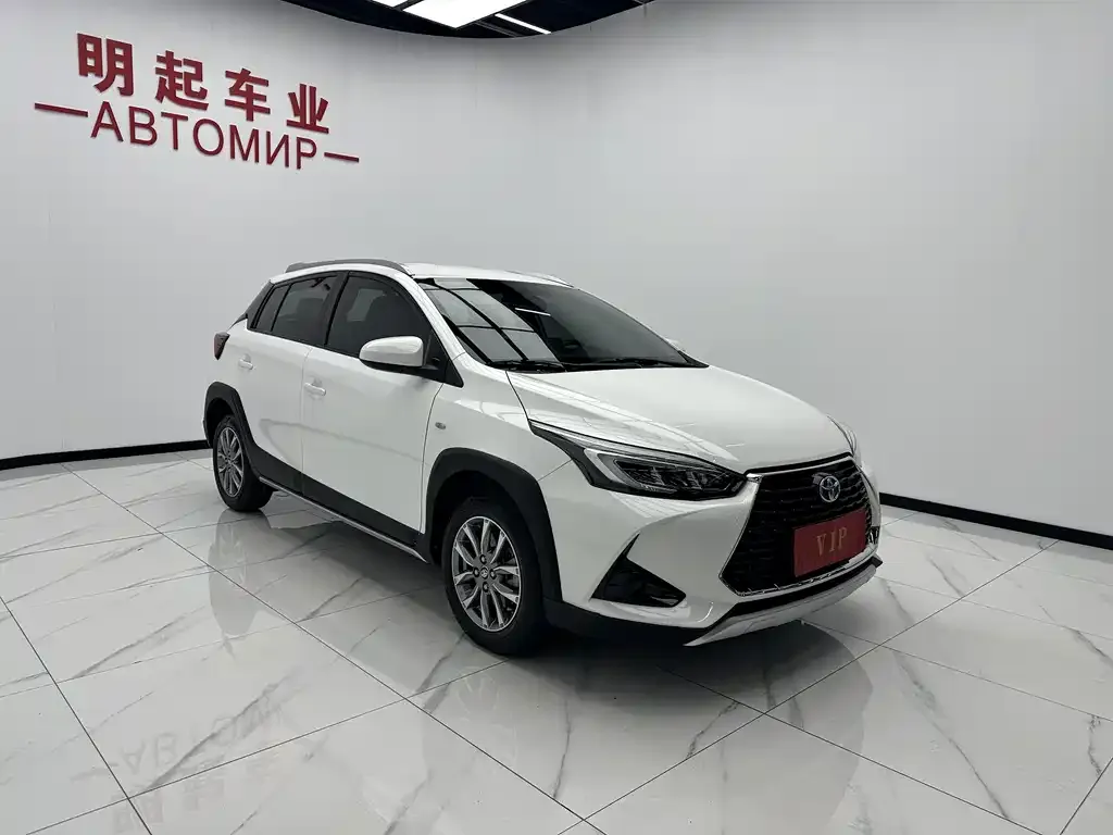 Toyota Yaris L — фото 5
