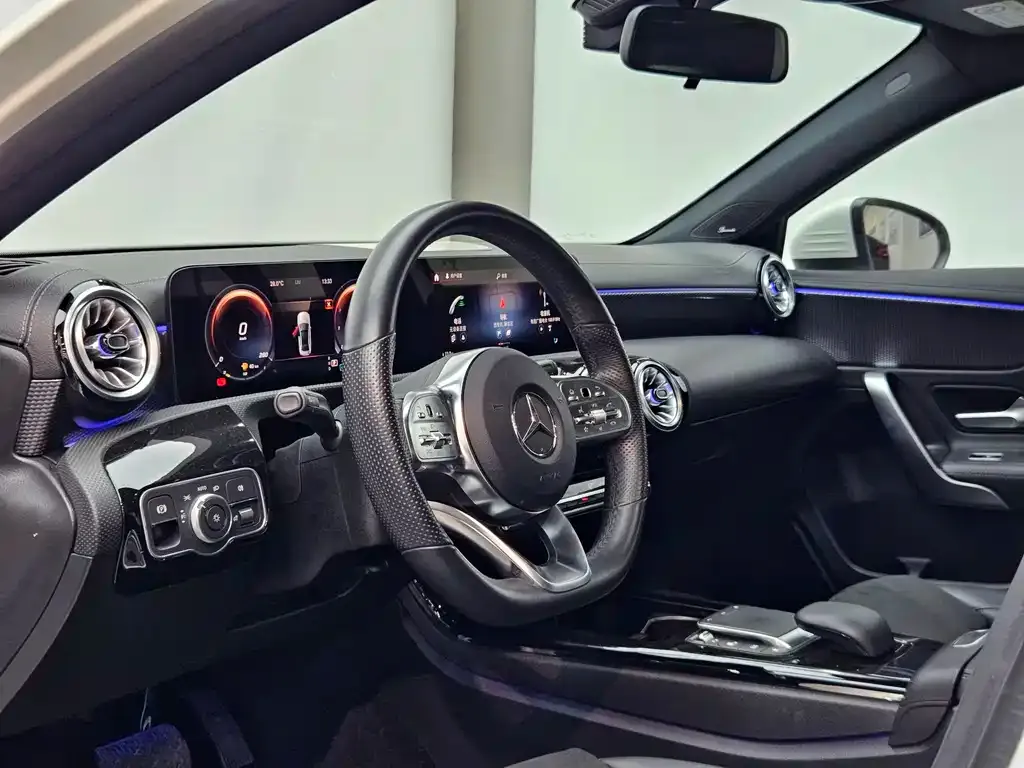 Mercedes-Benz A-Class — фото 10