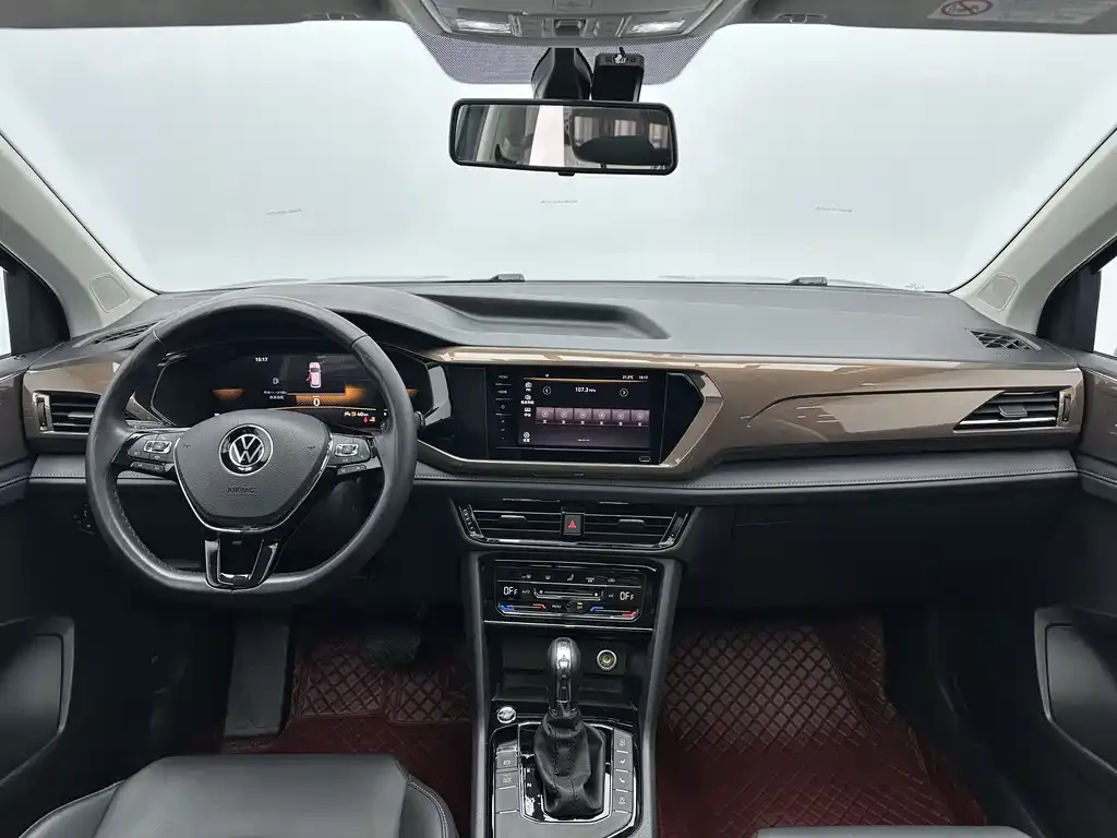 Volkswagen Tharu — фото 2