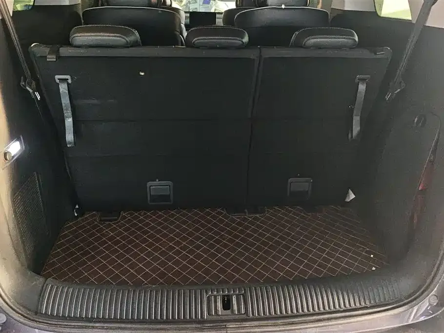 Roewe iMAX8 — фото 4