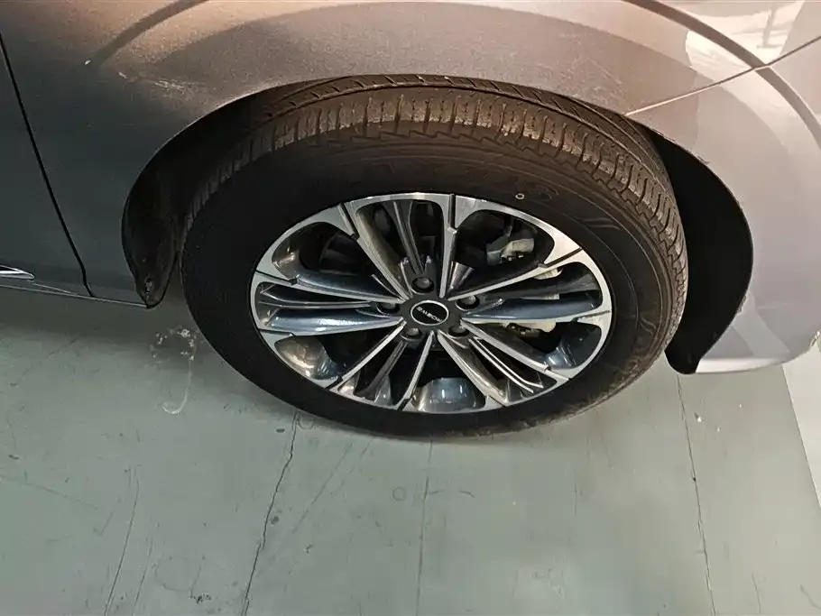 Roewe iMAX8 — фото 2