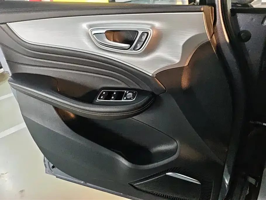 Roewe iMAX8 — фото 5