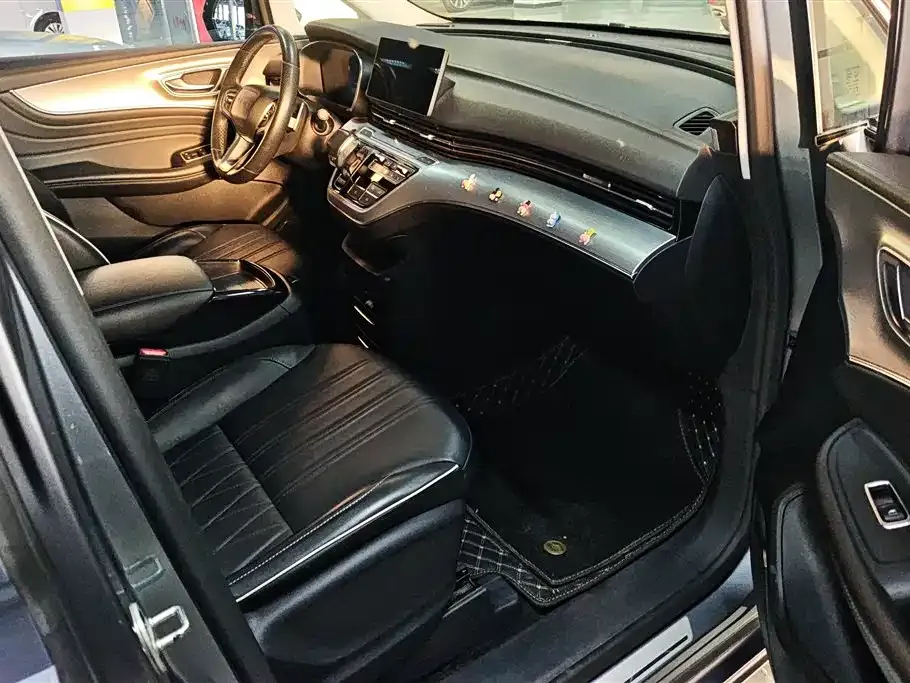 Roewe iMAX8 — фото 3