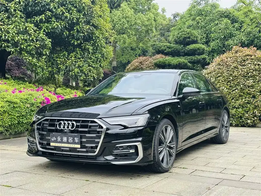 Audi A6L — фото 1