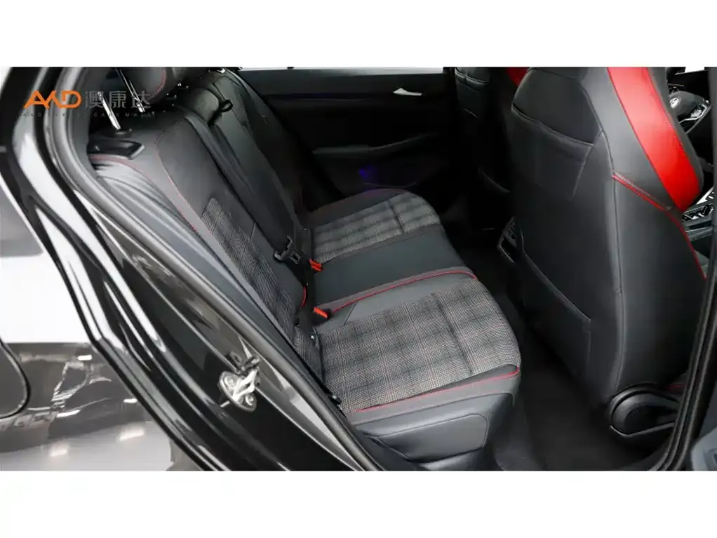 Volkswagen Golf GTI 2024 из CN, фото 4