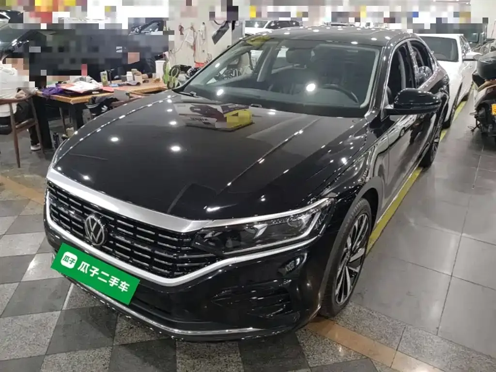 Volkswagen Passat — фото 1