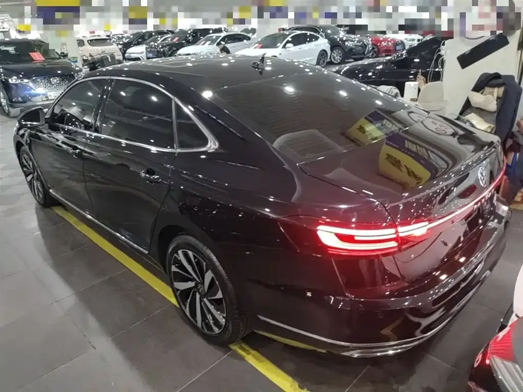Volkswagen Passat — фото 10