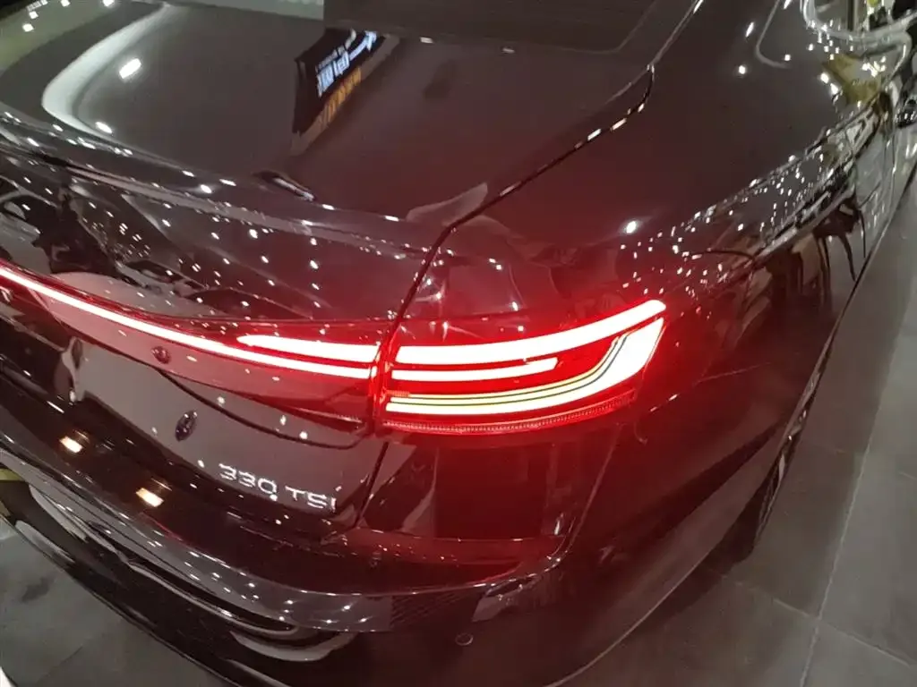 Volkswagen Passat — фото 6