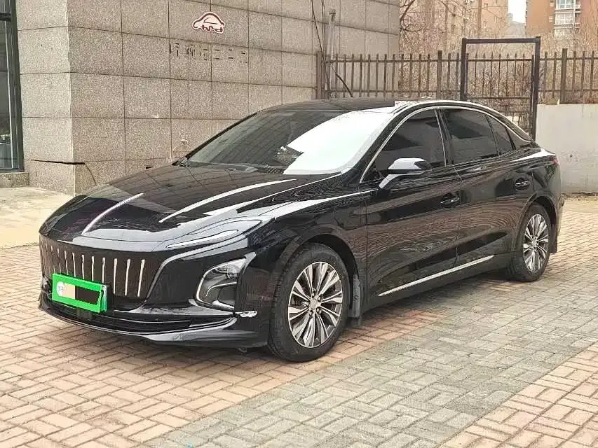 Hongqi E-QM5 — фото 1