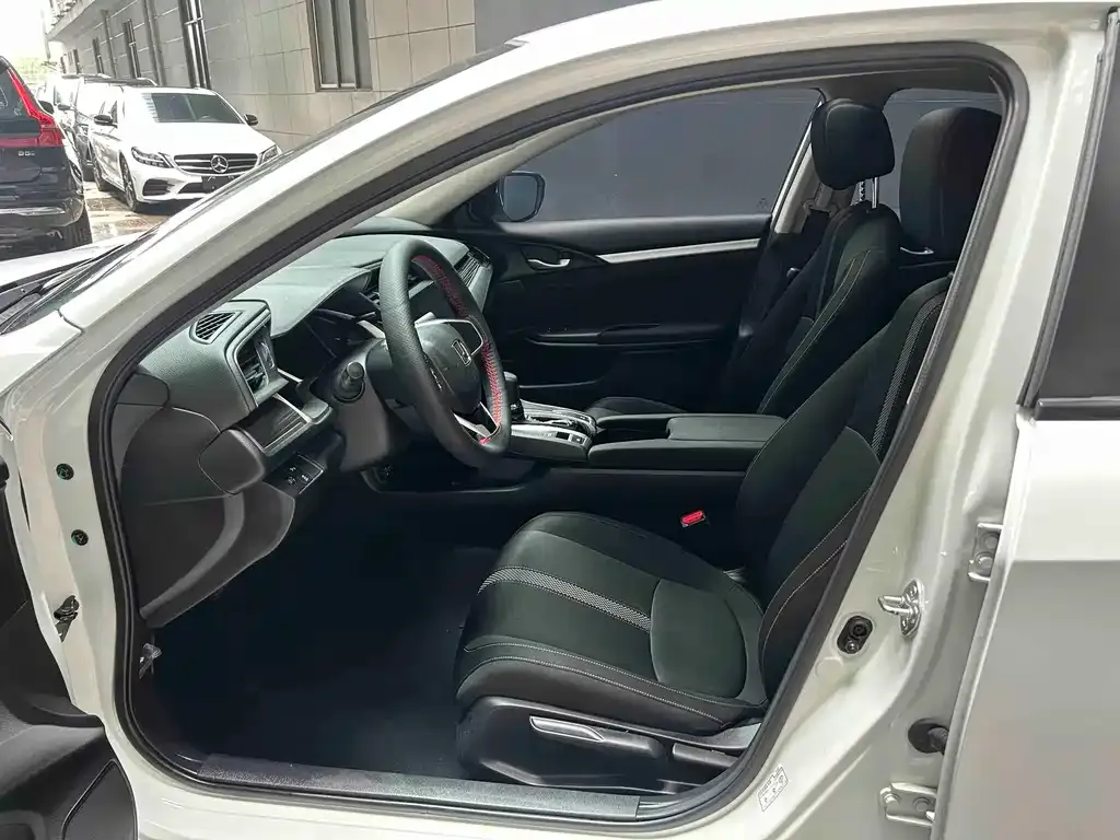 Honda Civic — фото 7
