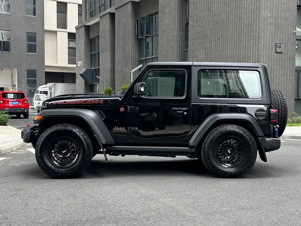 Jeep Wrangler — фото 8