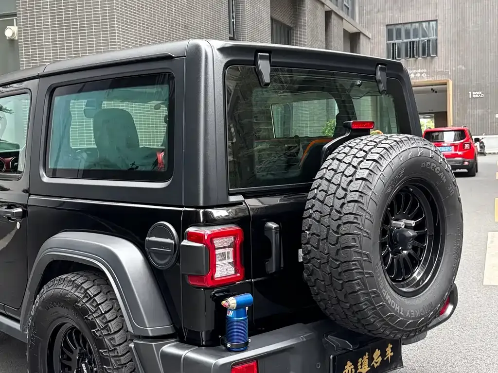 Jeep Wrangler — фото 4