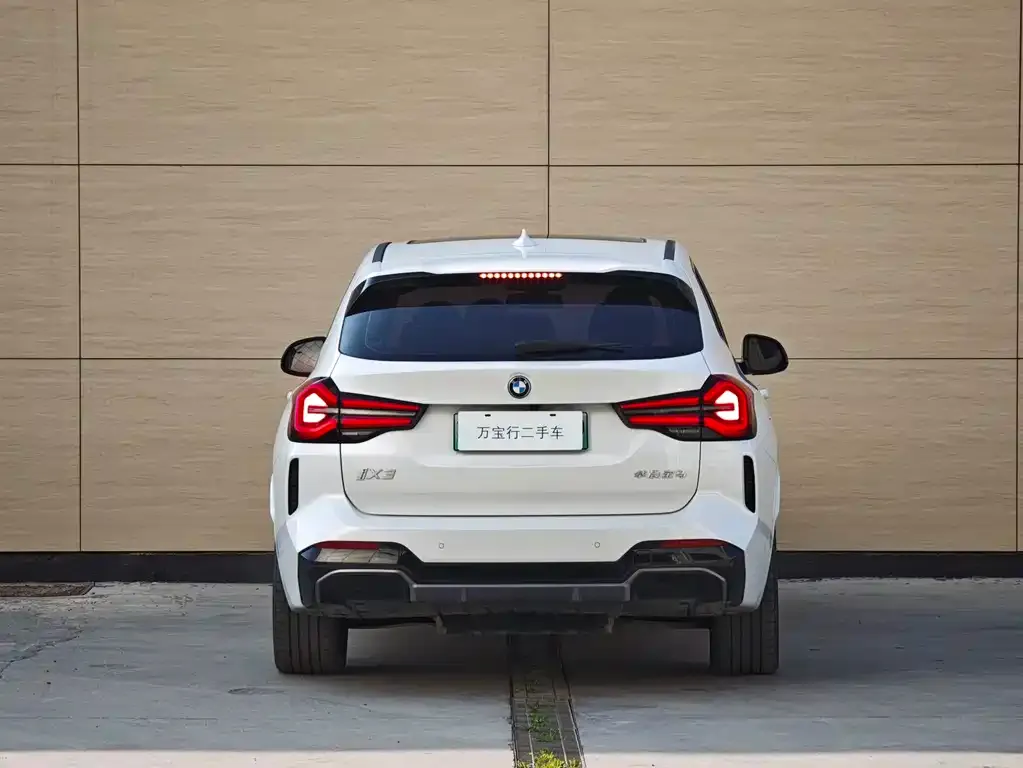 BMW iX3 — фото 5