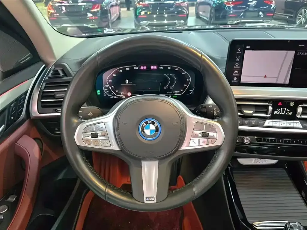 BMW iX3 — фото 2