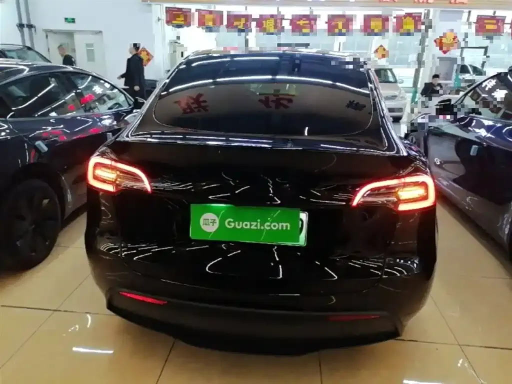Tesla Model Y — фото 8