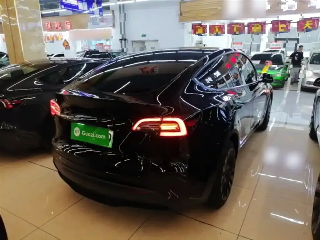 Tesla Model Y — фото 7