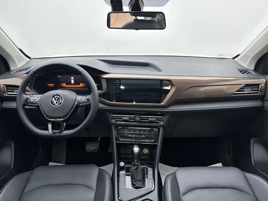 Volkswagen Tharu — фото 6