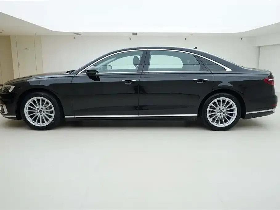 Audi A8 — фото 4