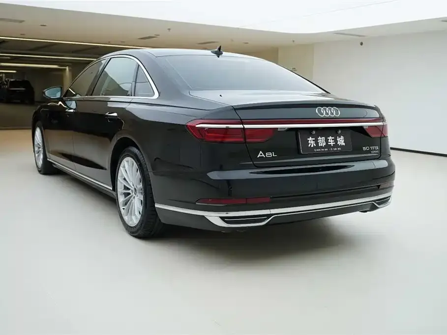 Audi A8 — фото 8