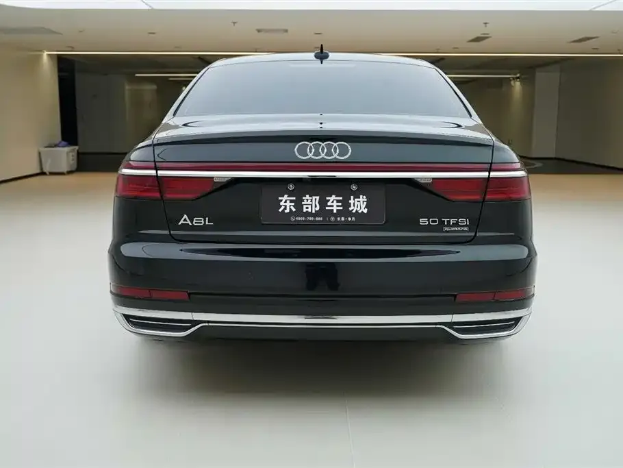 Audi A8 — фото 5