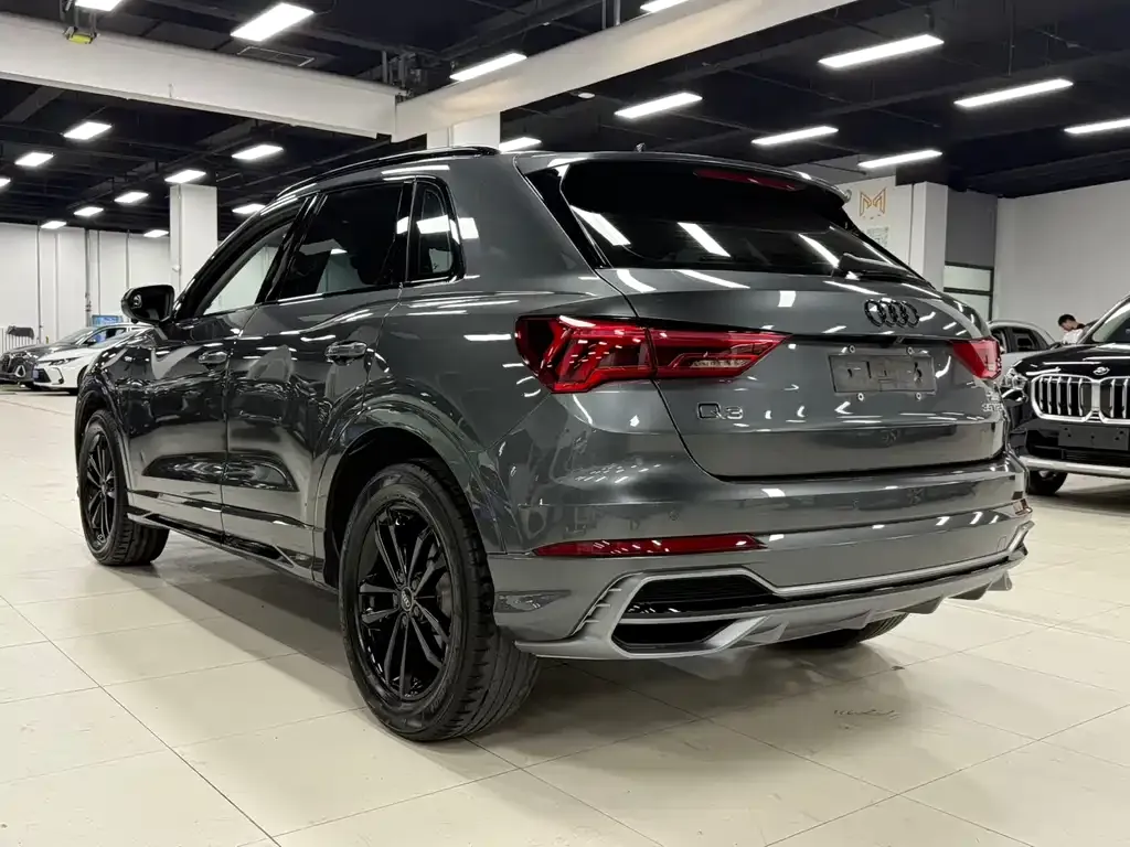 Audi Q3 — фото 10