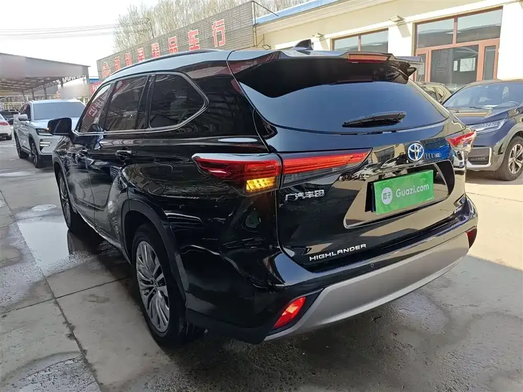 Toyota Highlander — фото 9