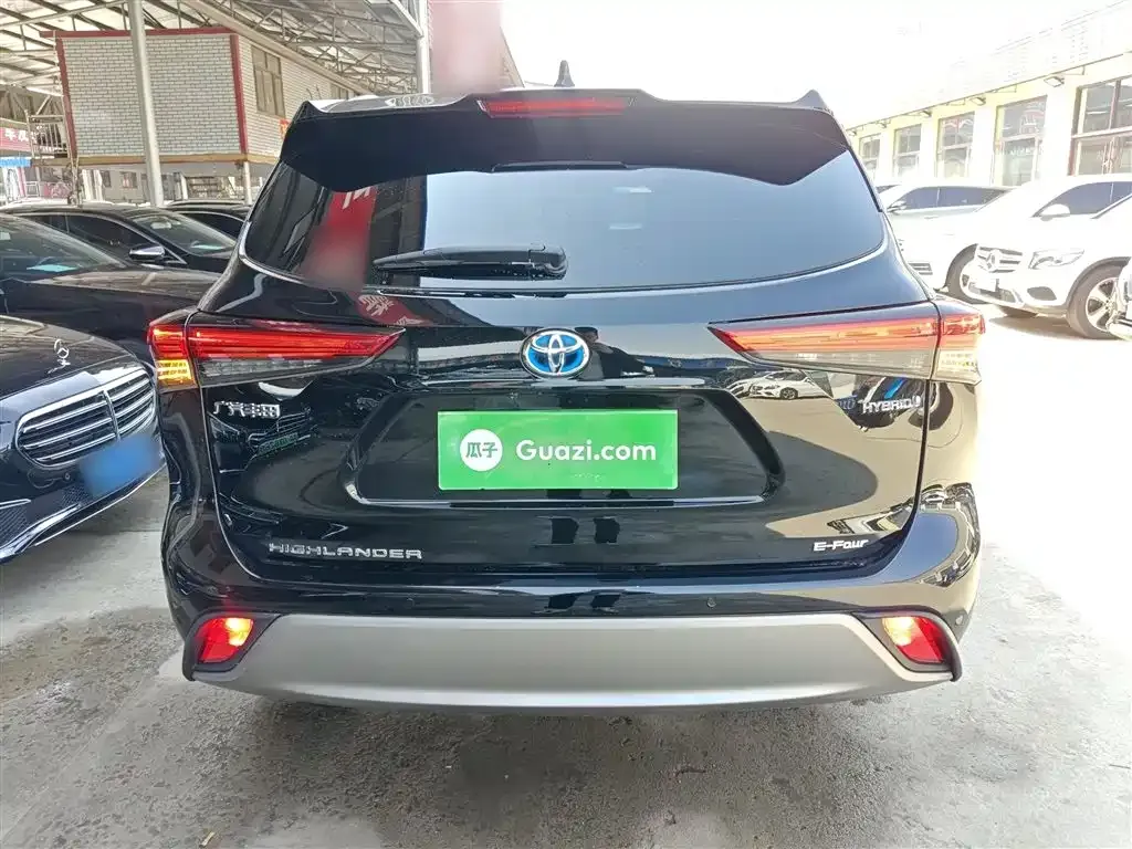 Toyota Highlander — фото 10