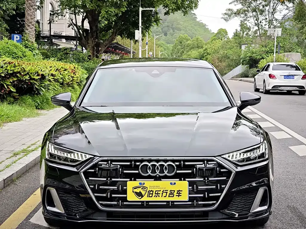 Audi A7L — фото 7