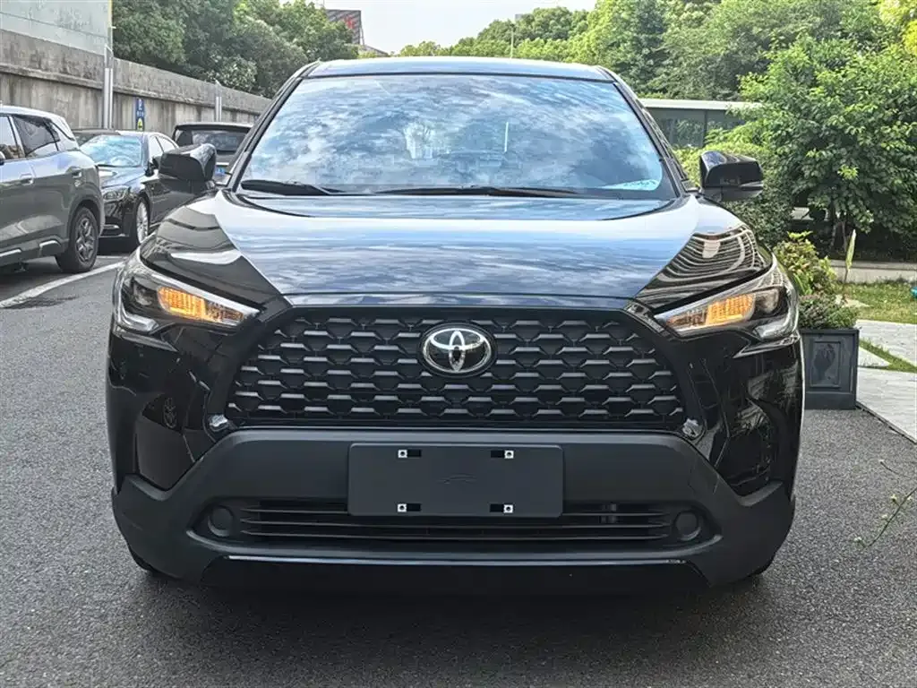 Toyota Corolla Cross — фото 6