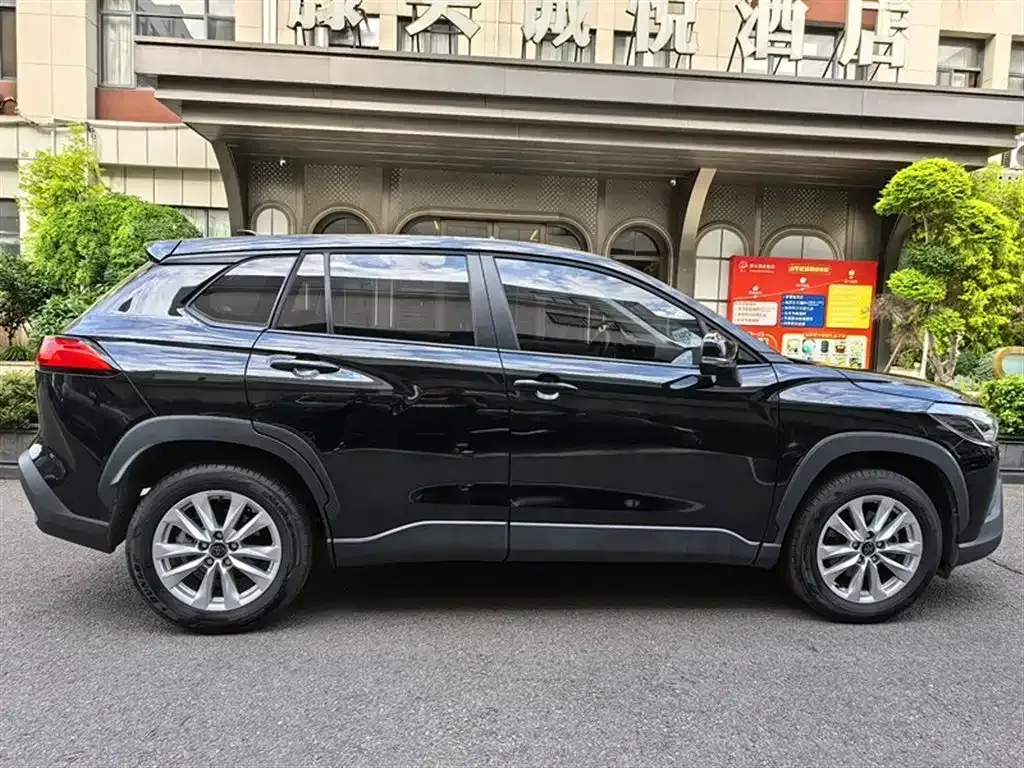 Toyota Corolla Cross — фото 9
