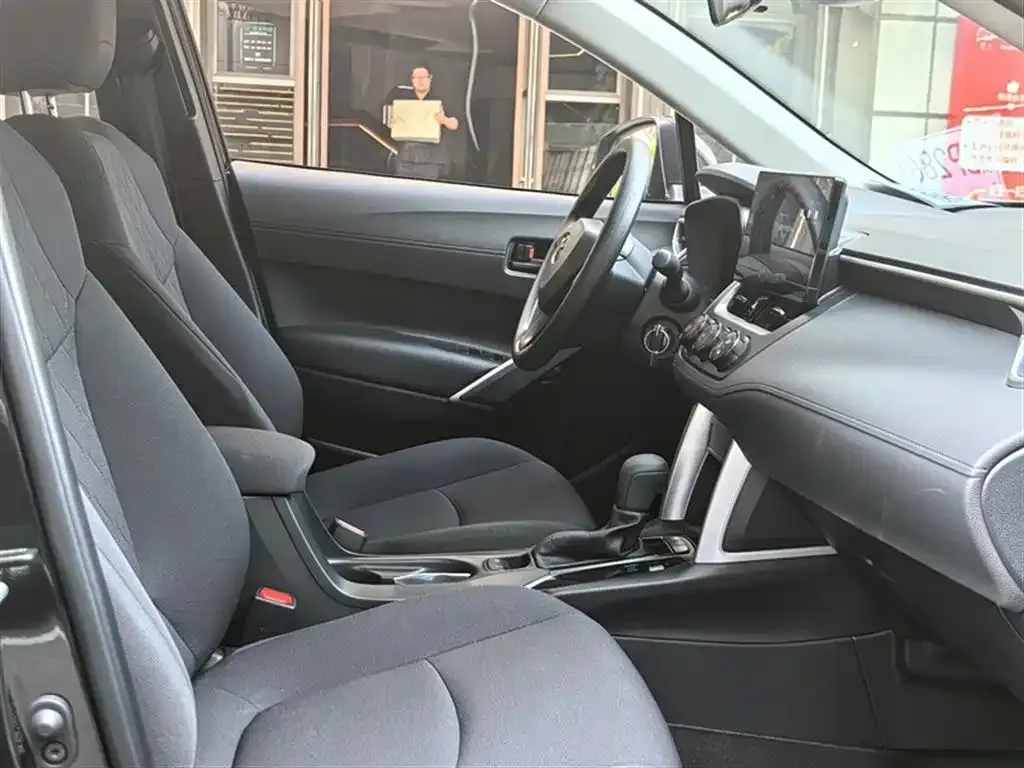 Toyota Corolla Cross — фото 3