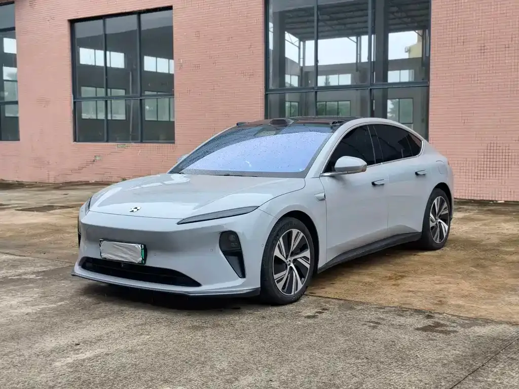 NIO ET5