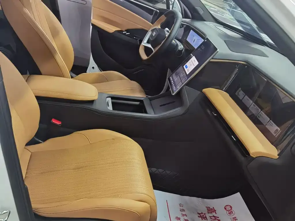 Geely Galaxy L7 — фото 4