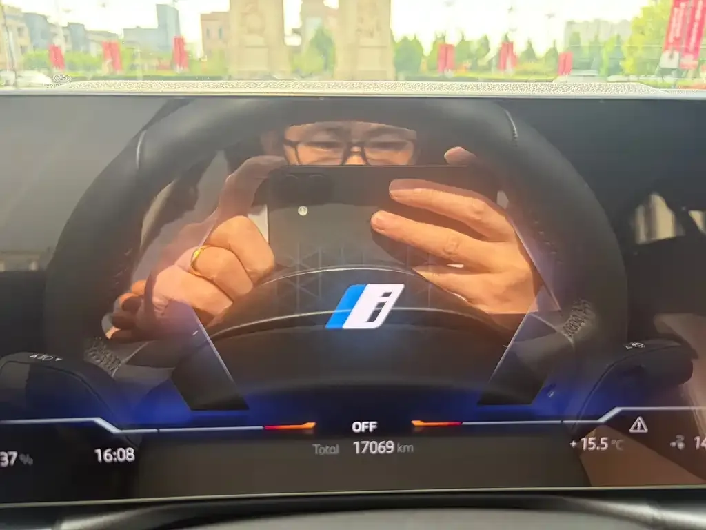 BMW i3 2024 из CN, фото 2
