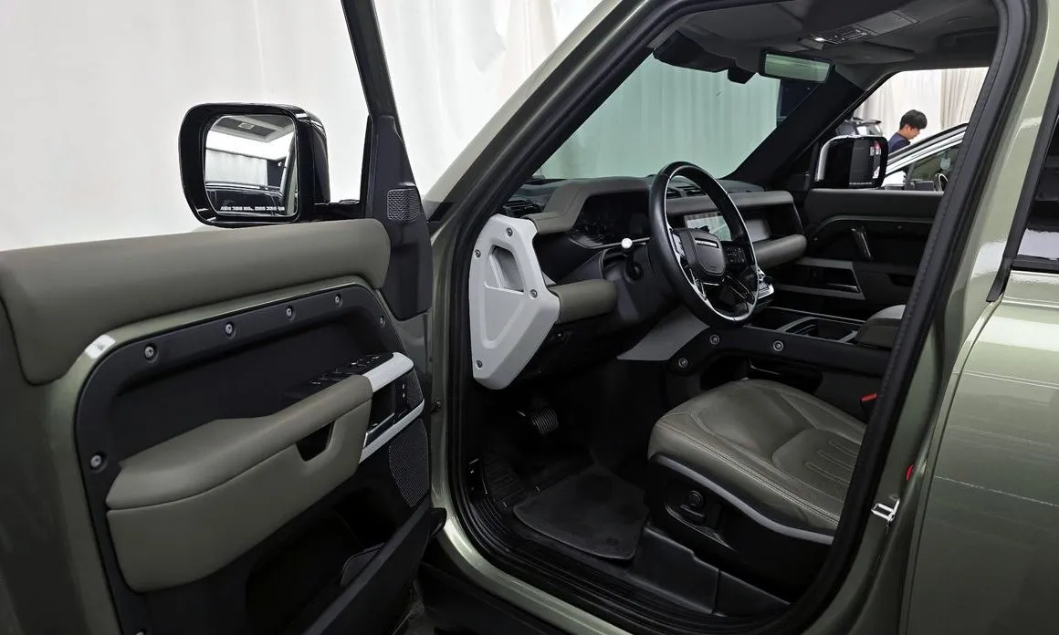 Land Rover Defender 2022 из KR, фото 10