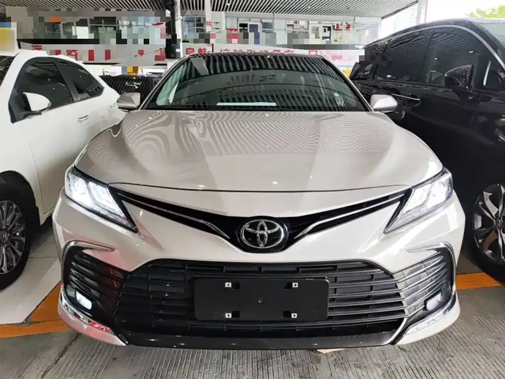 Toyota Camry — фото 7
