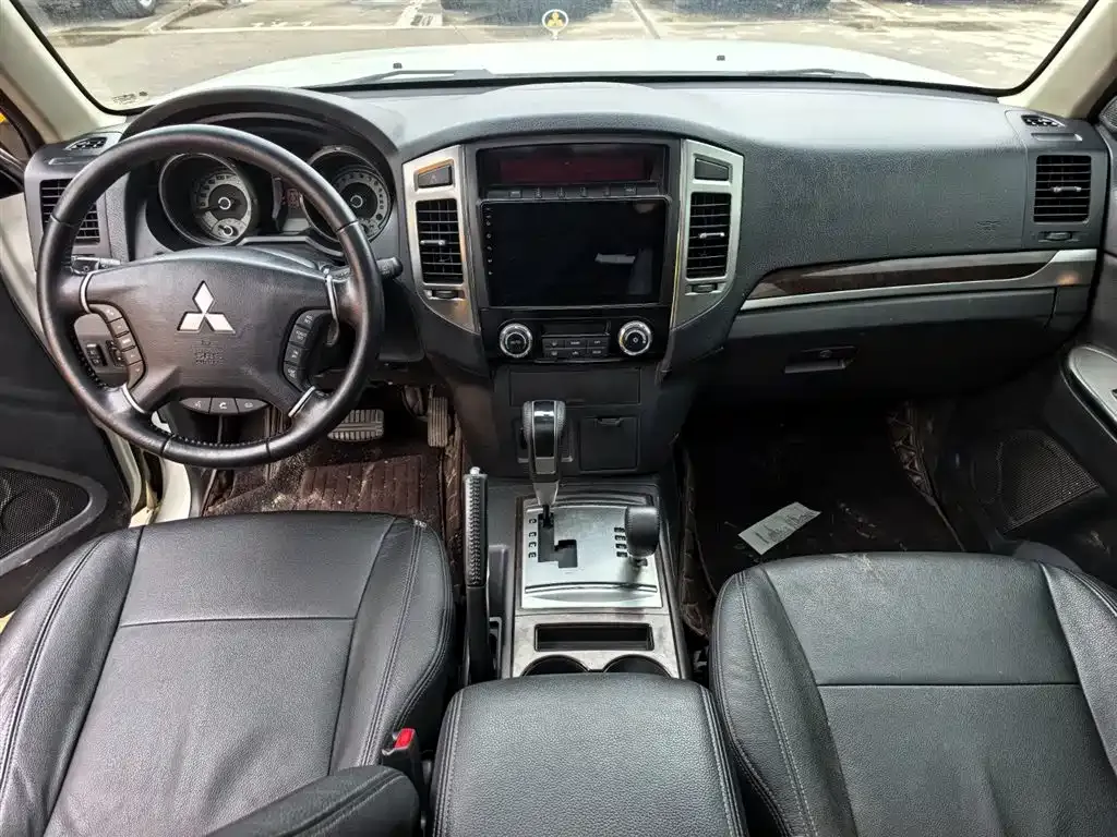 Mitsubishi Pajero (Import) 2023 из CN, фото 2
