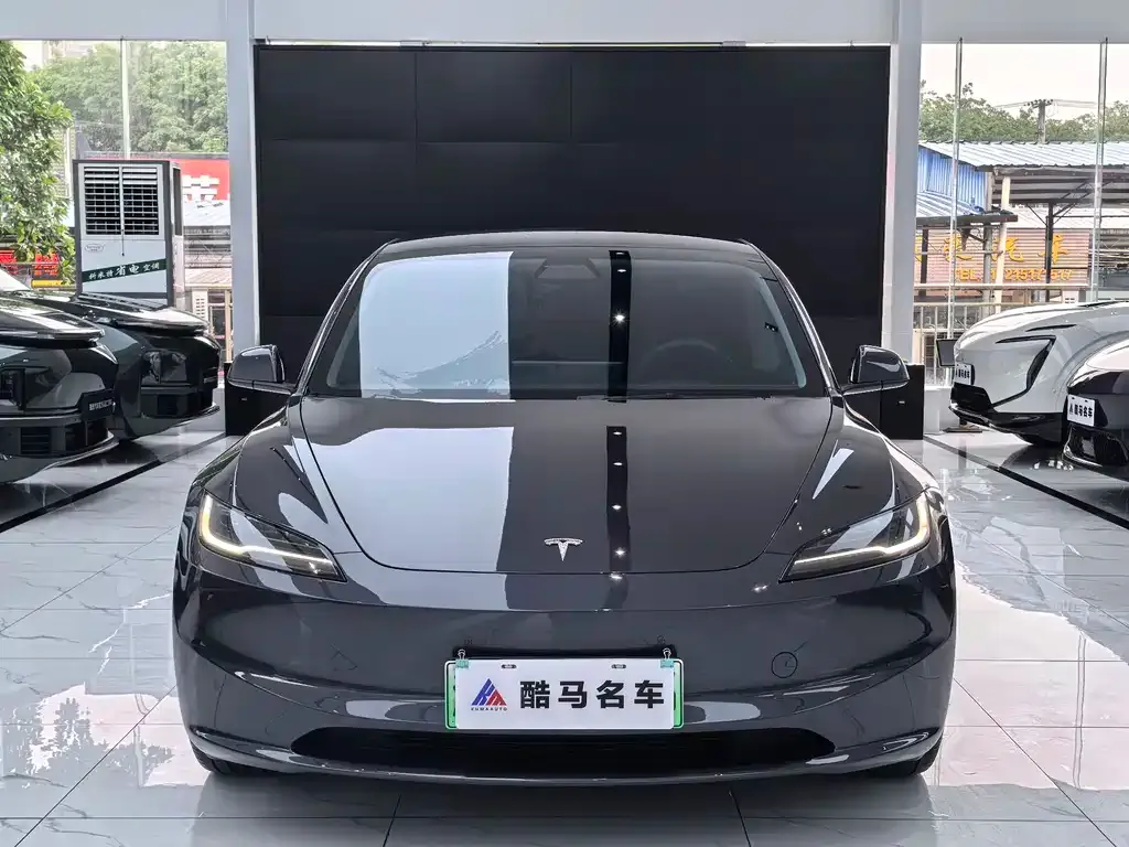Tesla Model 3 — фото 7