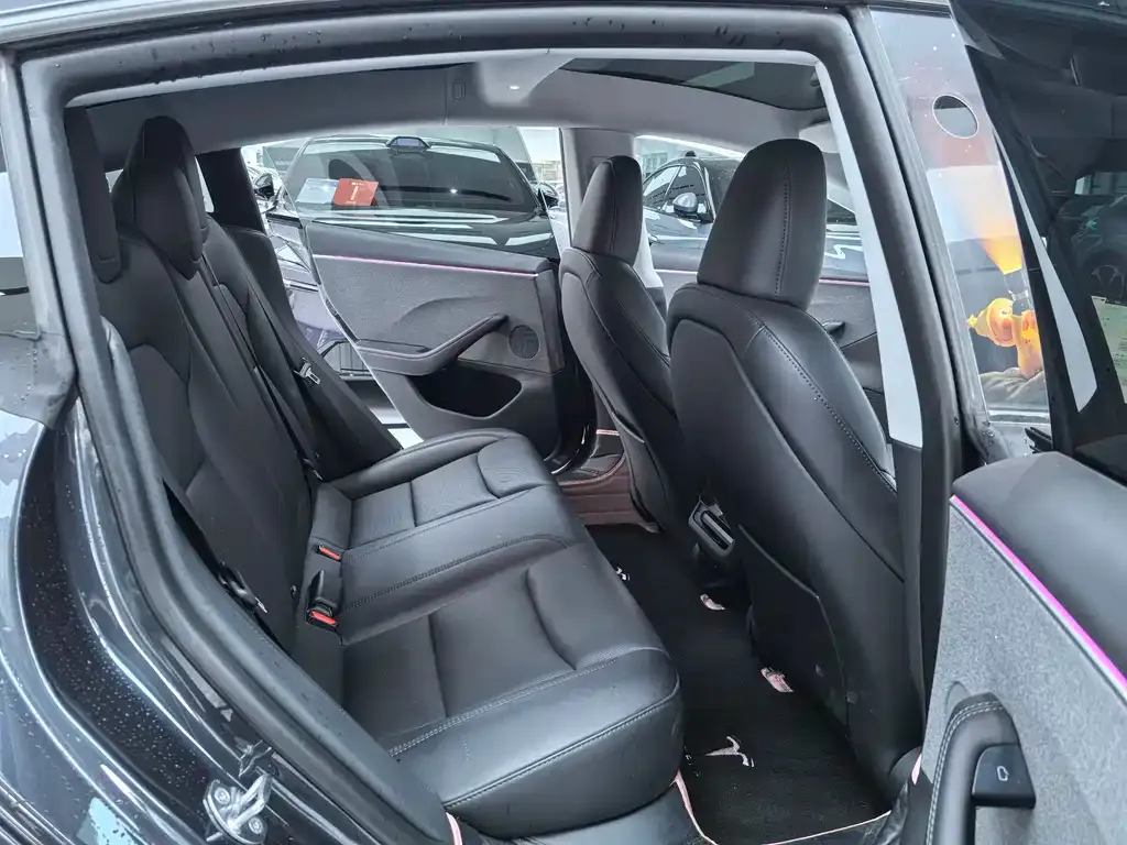 Tesla Model 3 — фото 10