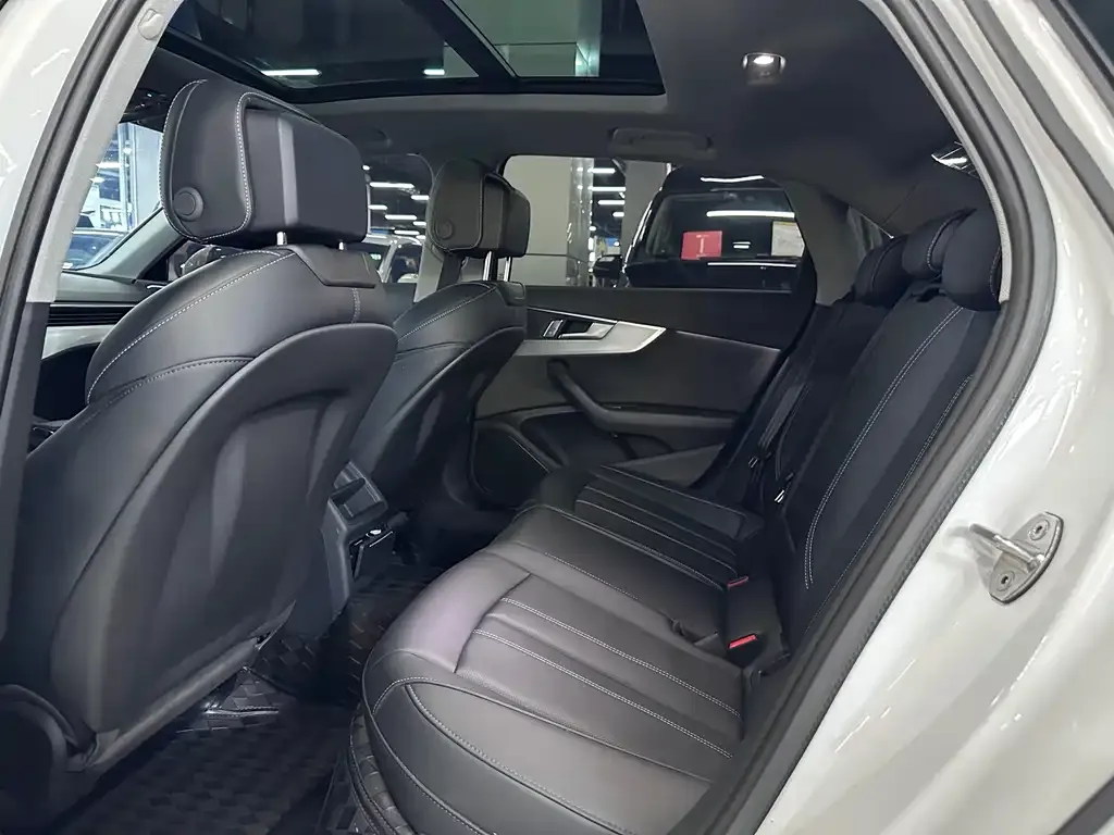 Audi A4L 2025 из CN, фото 2