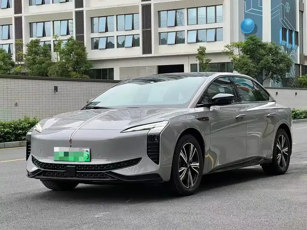Hongqi EH7