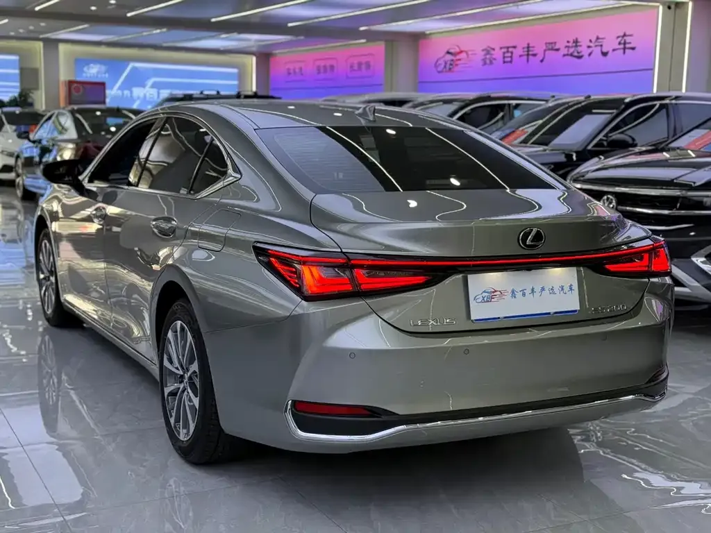 Lexus ES — фото 2