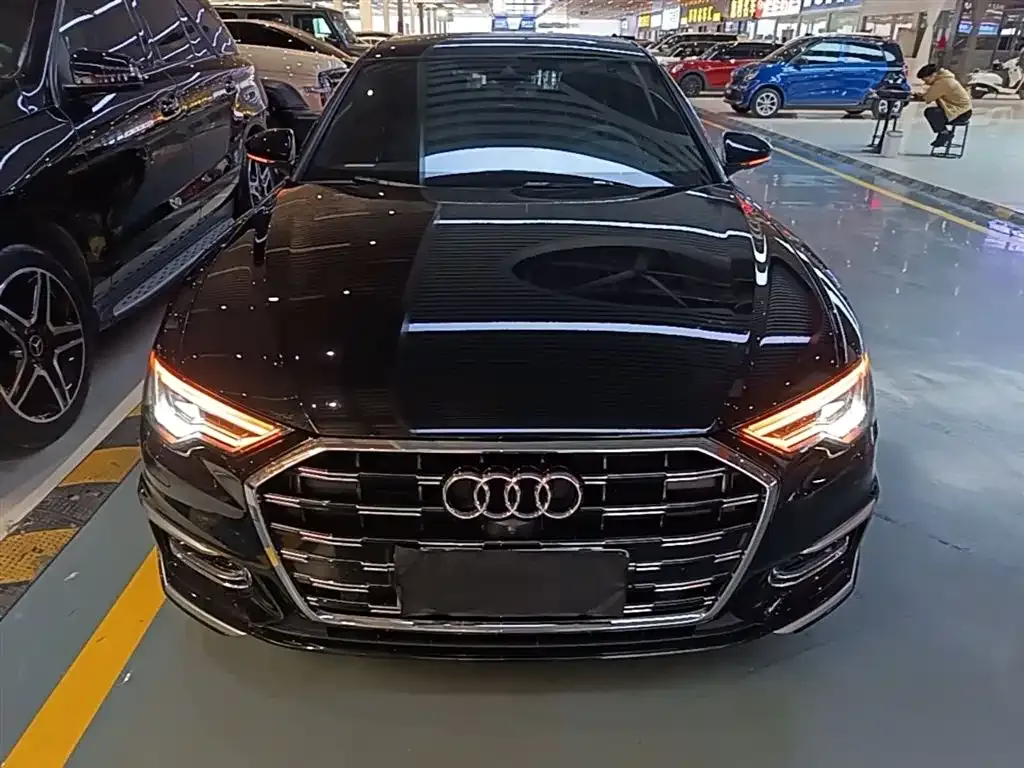 Audi A6L 2023 из CN, фото 2