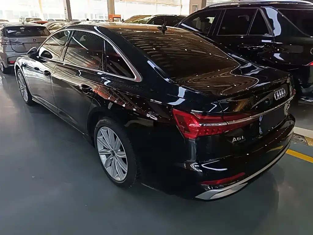 Audi A6L 2023 из CN, фото 9