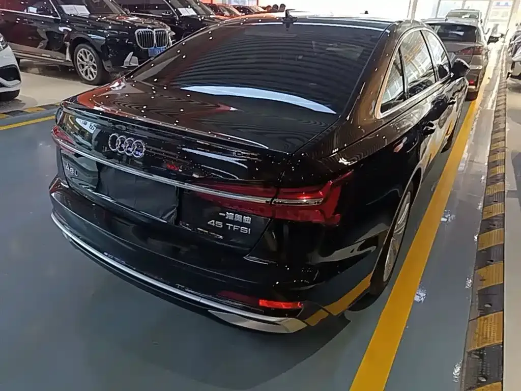 Audi A6L 2023 из CN, фото 5