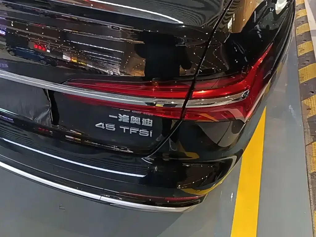 Audi A6L 2023 из CN, фото 8